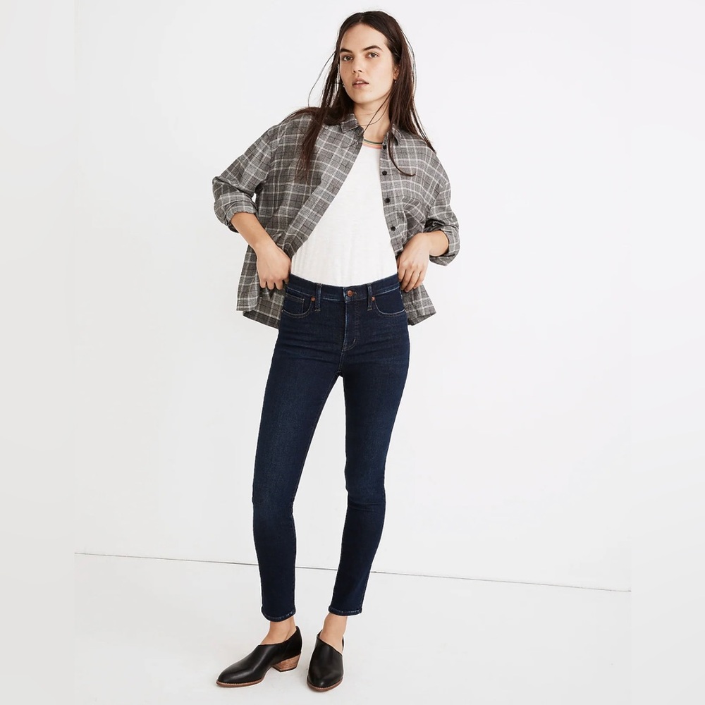 Madewell 9" Mid-Rise Skinny Jeans in Orland Wash: TENCEL™ Denim Edition - Picture 4 of 14